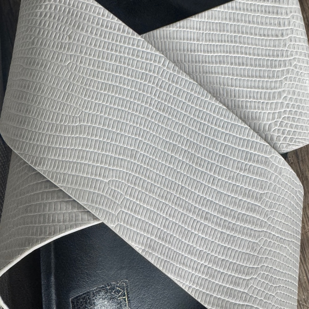 CO White Leather Cross Strap Slides Made in Italy Size 37.5 7-7.5 US - Picture 5 of 6